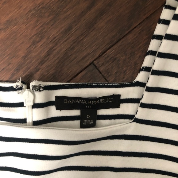 Banana Republic Navy Striped Ponte Flounce Dress sz 0 - Picture 5 of 5